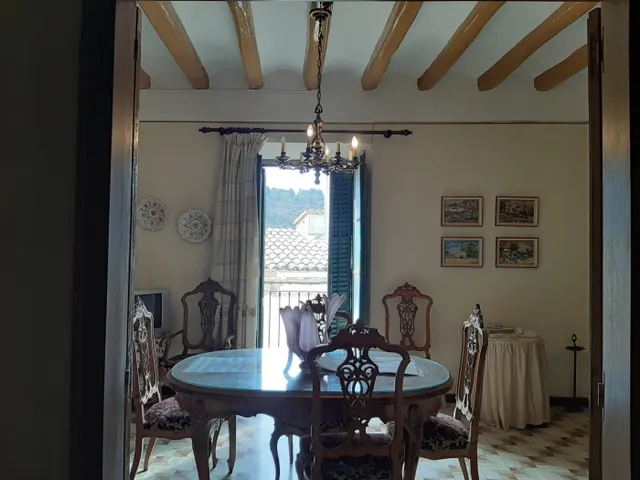 Casa de pueblo de 637 m2 - 13 habitaciones - posibilidad de  - foto 2