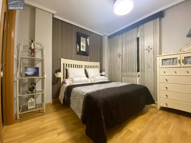 Grupo la Noria VENDE ADOSADO Amueblado y Equipado. Zona Barrio IMAGINALIA — 33