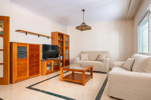 Fabulosa casa con patio ajardinado en Gelves, a diez minutos del centro de Sevilla. — 6