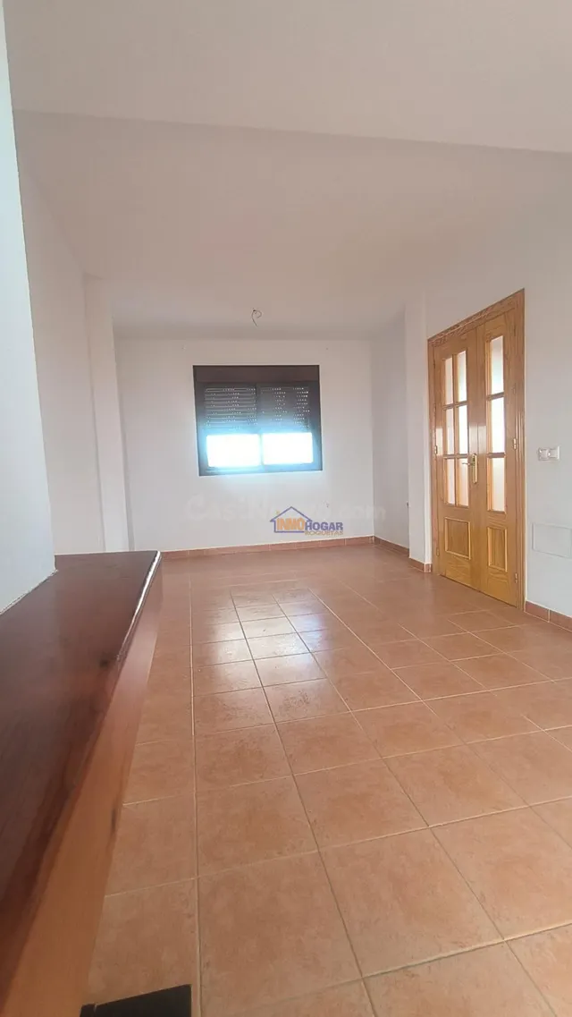 Amplio Adosado en el Corazón de Fondon por solo €125,000 — 2