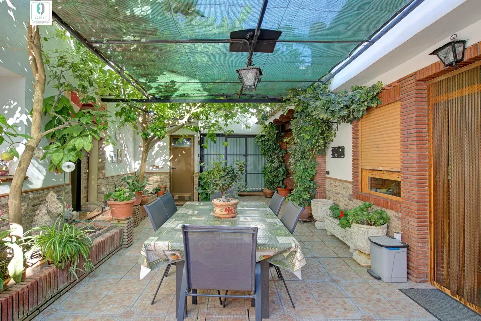 GRAN CASA EN ATARFE CON PISCINA