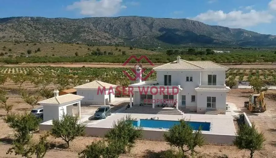 Villas de Obra Nueva en Pinoso en parcelas rústicas