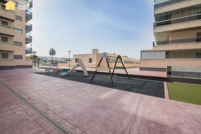 Vivienda en alquiler de larga temporada en Arenales del Sol. — 27
