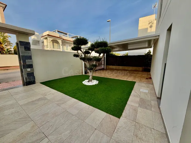 Villa 3 habitaciones 125m² en venta - Cuidad Quesada - foto 4