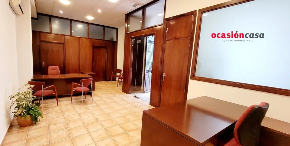 SE ALQUILA LOCAL COMERCIAL EN EL CENTRO
