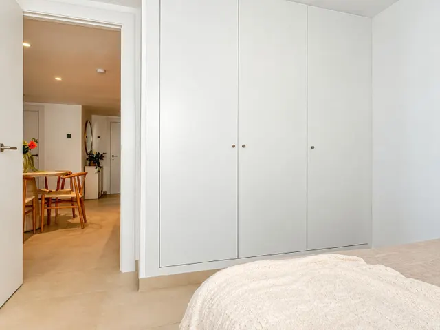 Exclusivo piso de obra nueva en torreblanca del sol, Fuengirola, con terraza, piscina y garaje — 16