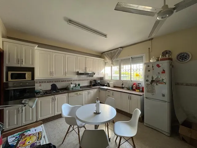 PARCELA DE 3000 M2 SEGREGABLE EN TRES CON DOS CHALETS — 28