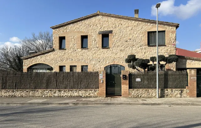 Casa rústica con jardín y piscina privada en l'Armentera, Al