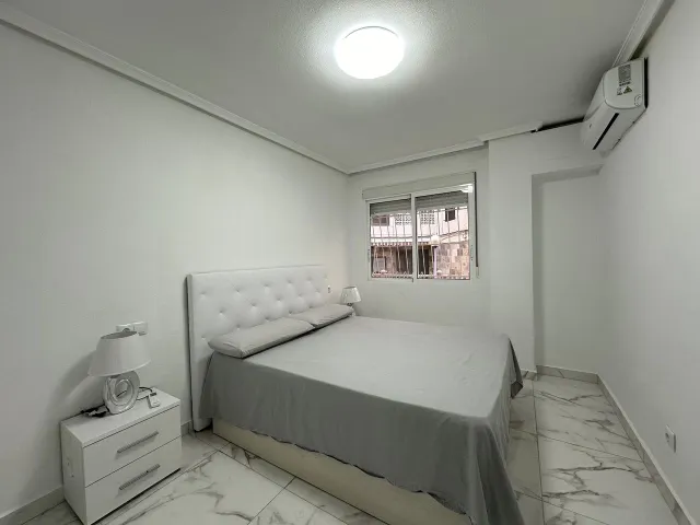 APARTAMENTO DE 2 DORMITORIOS 2 BAÑOS EN TORREVIEJA — 13