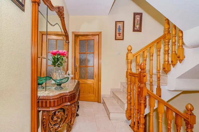 ¡AMPLIA CASA DE 4 DORMITORIOS, 3 BAÑOS Y CALEFACCIÓN CENTRAL EN LA ZUBIA! ✨ — 10
