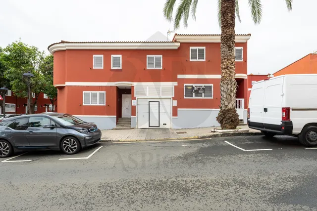 Dúplex de 4 dormitorios con 2 plazas de garaje y trastero en Valsequillo — 41