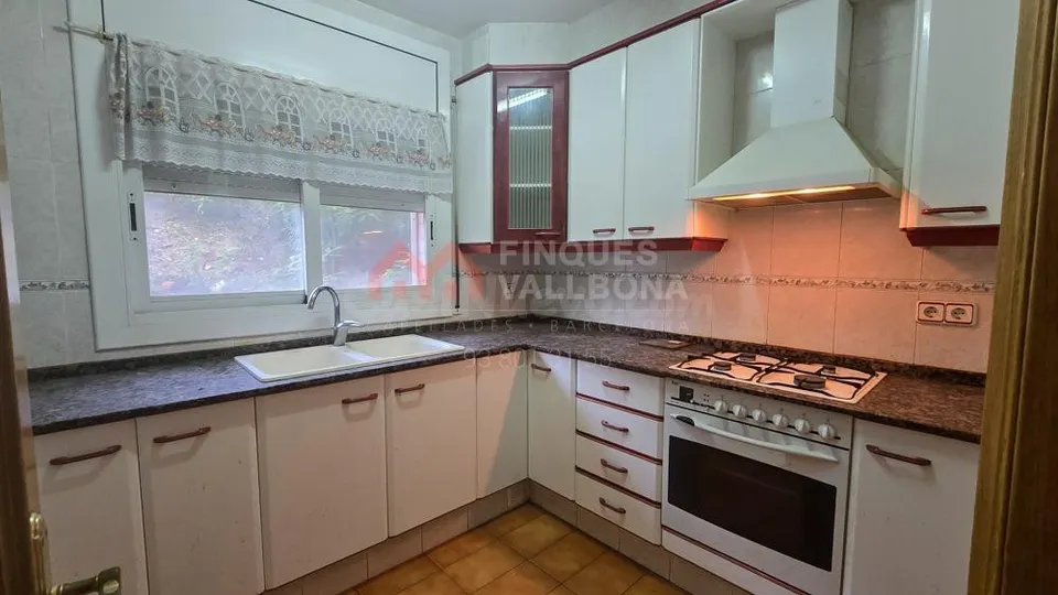 PISO DE 3 habitaciones CON ASCENSOR Y TRASTERO EN CAPELLADES
