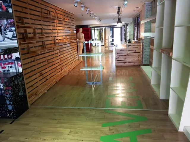 EXCELENTE LOCAL COMERCIAL CON ubicación INMEJORABLE DE 270 M - foto 4