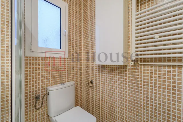 Piso listo para entrar a vivir con balcón en sant gervasi — 23