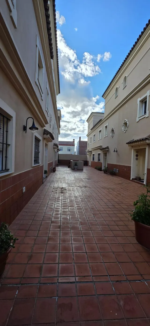 Casa adosada en perfecto estado en la zona del Rinconcillo — 6