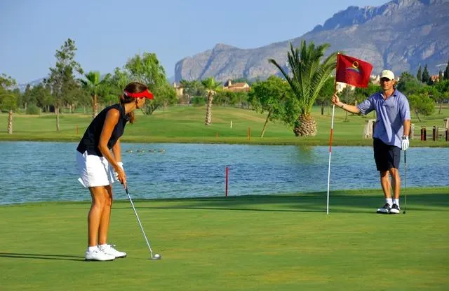 Ático de 3 dormitorios con solarium y piscina privada en Oliva Nova Golf — 16