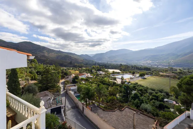 Casa de 6 dormitorios con piscina privada, terrazas y espectaculares vistas en Órgiva – Granada — 39
