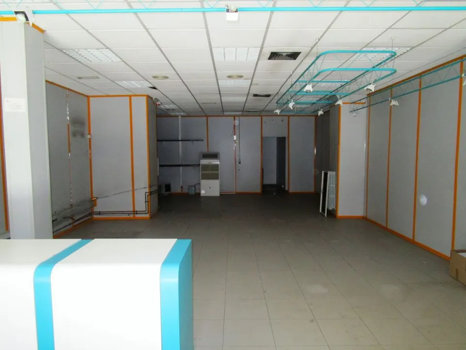 Urbis te ofrece un local comercial en alquiler en zona Centro, Salamanca.
