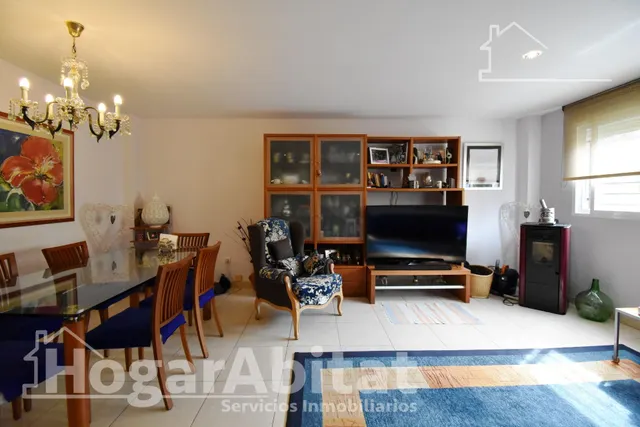PRECIOSO ADOSADO EN URBANIZACIÓN CON PISCINA, GARAJE Y TERRAZA — 43