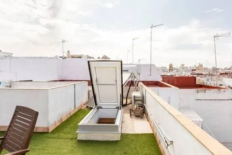 Atico con terraza en pleno corazón de Cádiz - foto 5