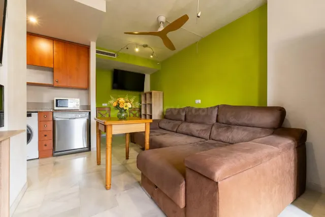 ÁTICO CON TERRAZA, CUBIERTA SUPERIOR DE USO EXCLUSIVO Y AMPL
