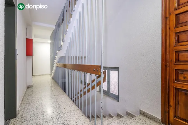 PISO JUNTO CAMINO DE RONDA — 31