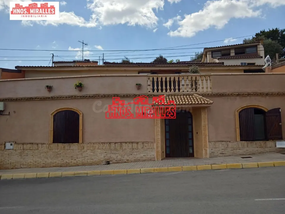 ¡¡ CASA CUEVA RÚSTICA, IDEAL PARA REFORMARLO TODO A TU GUSTO.!!