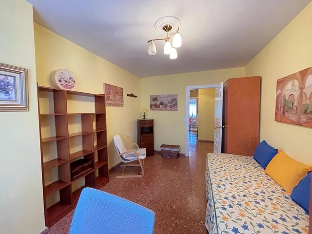 SE ALQUILAN habitaciones CURSO ESCOLAR — 28