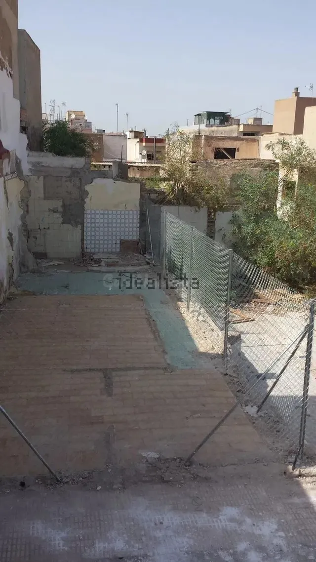 Solar urbano de 61 m2 en San Antón, Cartagena, vallado y lis - foto 2