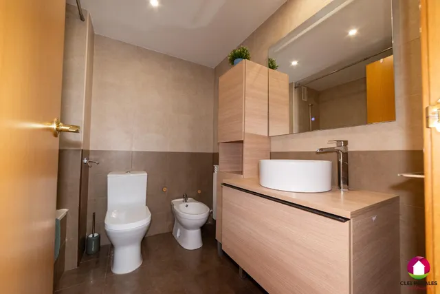 VIVIENDA DE PROTECCIÓN OFICIAL — 21