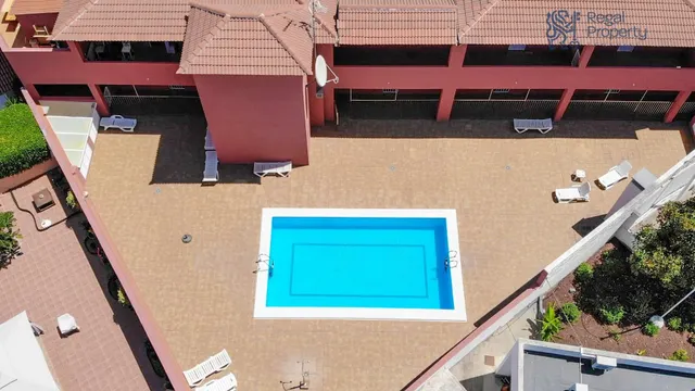 VENTA DE CÓMODO APARTAMENTO CON PLAZA DE GARAJE, EN EL PUERT - foto 3