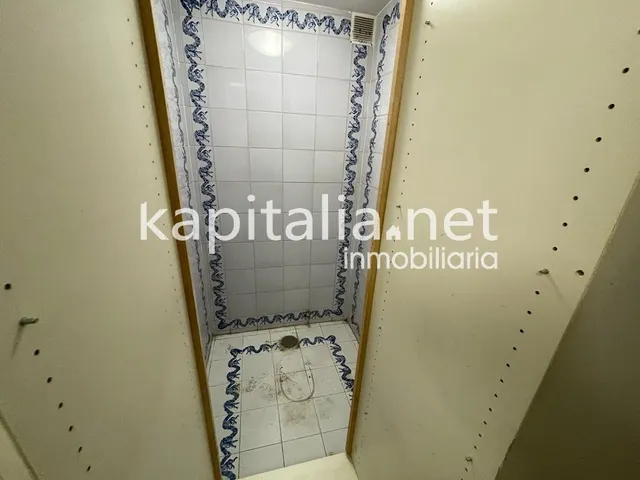 Local comercial en alquiler en el centro en Valencia (Valencia) — 27