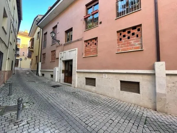 Amplio Local Comercial en el Centro de Peñafiel — 14