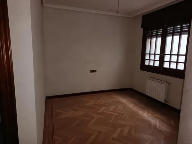 Casa en Plaza Mayor de Iscar, Valladolid — 28
