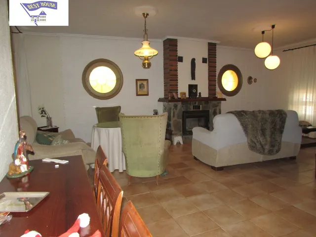 CHALET CON 2000 M2 DE PARCELA — 14