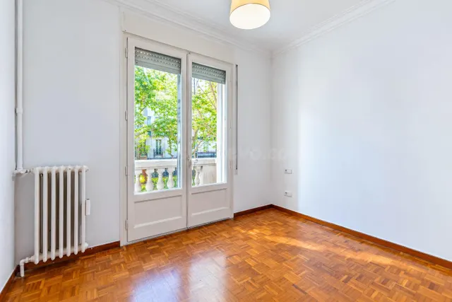 Agencia Inmobiliaria en Barcelona. Piso en venta en Sarria - foto 2