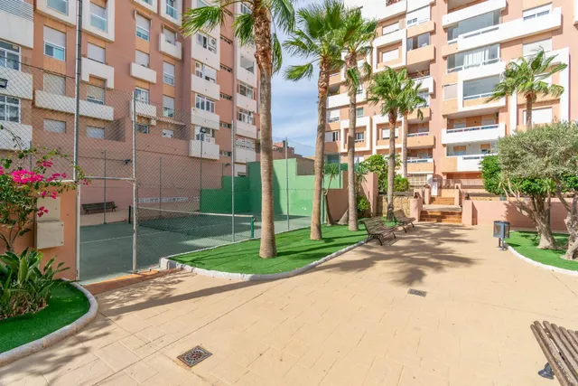 Piso con garaje y trastero en avda. mediterráneo — 17