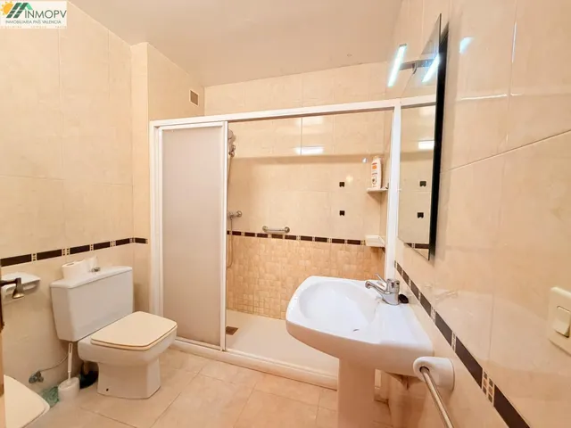 Se vende gran piso de 92m2 con 3 habitaciones dobles en zona rio cervol! 1ª planta edificio sin ascensor! — 26