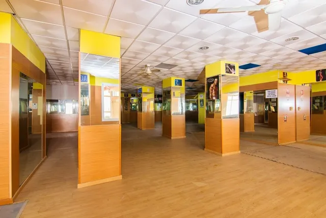 Local comercial en el centro (Plaza Gran Capitán) — 5