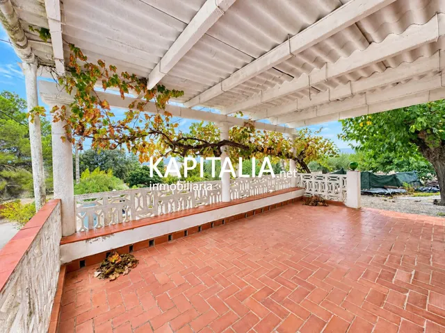 Casita a la venta en Ontinyent , partida La Solana . — 23