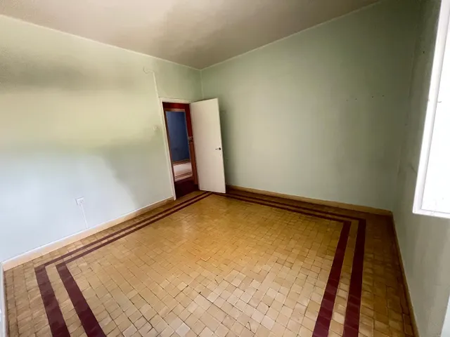Estupendo piso de 4 habitaciones a reformar en el centro — 10