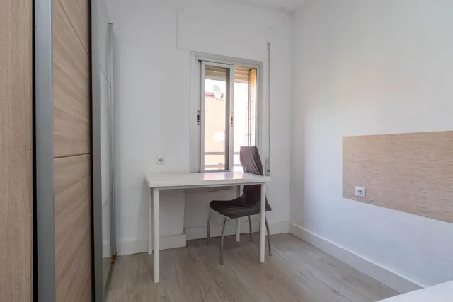 Piso de 5 dormitorios ideal para INVERSORES junto a edificio Junta Andalucía de Almanjáyar — 37