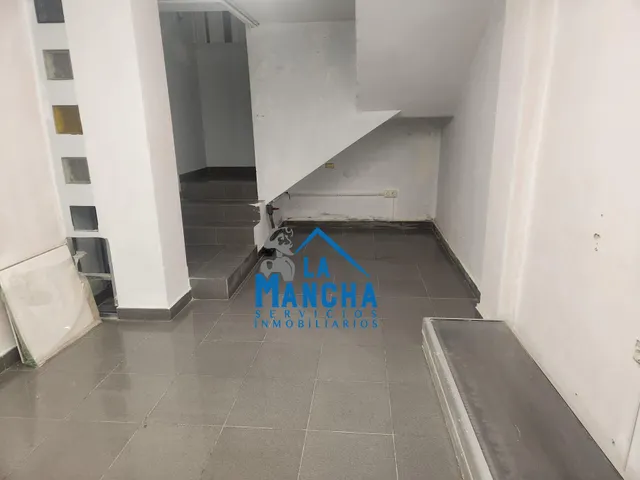 *105.000€* inmobiliaria la mancha vende local en carretera de jaen de Albacete. — 14