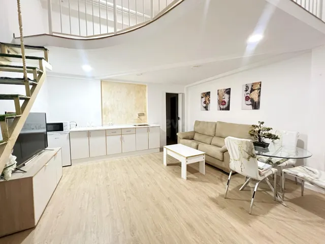 ✨ Exclusivo dúplex tipo loft junto a la Plaza de las Tendill