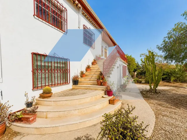 Chalet con gran parcela y múltiples posibilidades en Los Girasoles — 33