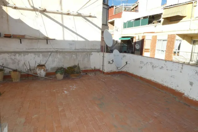 VENTA DE PISO + LOCAL — 25