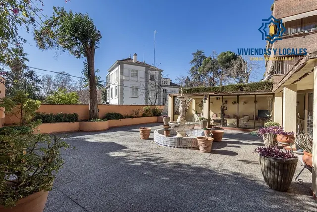 EXCLUSIVO PISO CON JARDÍN PRIVATIVO EN UNA DE LAS MEJORES URBANIZACIONES DE GRANADA — 16