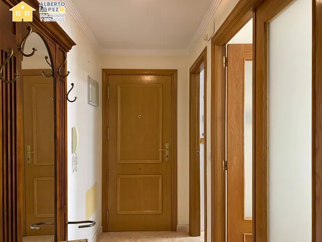 Vivienda de 3 dormitorios en alquiler de larga estancia en El Altet, Elche. — 25