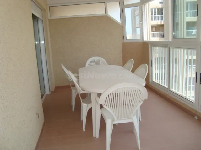 APARTAMENTO CON PISCINA Y VISTAS AL MAR - foto 2