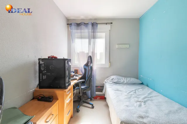 PISO VPO DE CUATRO DORMITORIOS CON GARAJE EN PADRE CLARET — 13
